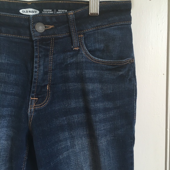 Old Navy Mid-rise Super Skinny Rockstar 2 Short - Picture 3 of 11